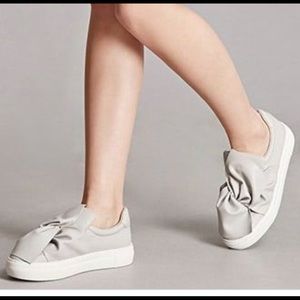 J/Slides Beauty Bow Platform Slip-On Sneaker Size7